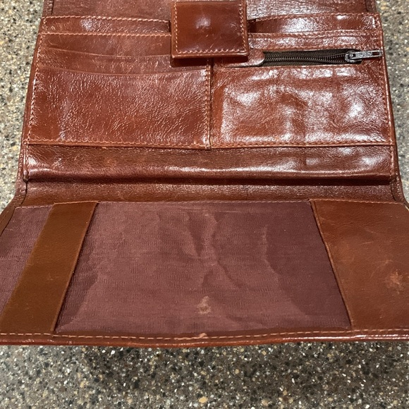 Excellent condition genuine leather wallet - Picture 3 of 11